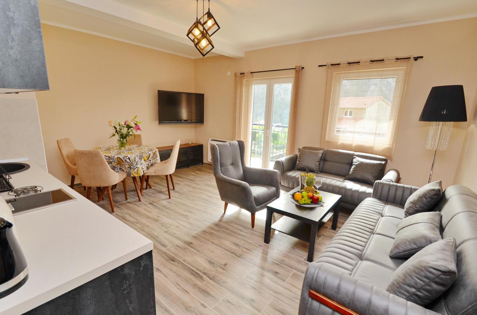 Apartments Orizzonte With Beautiful View Of The Bay Kotor Eksteriør bilde