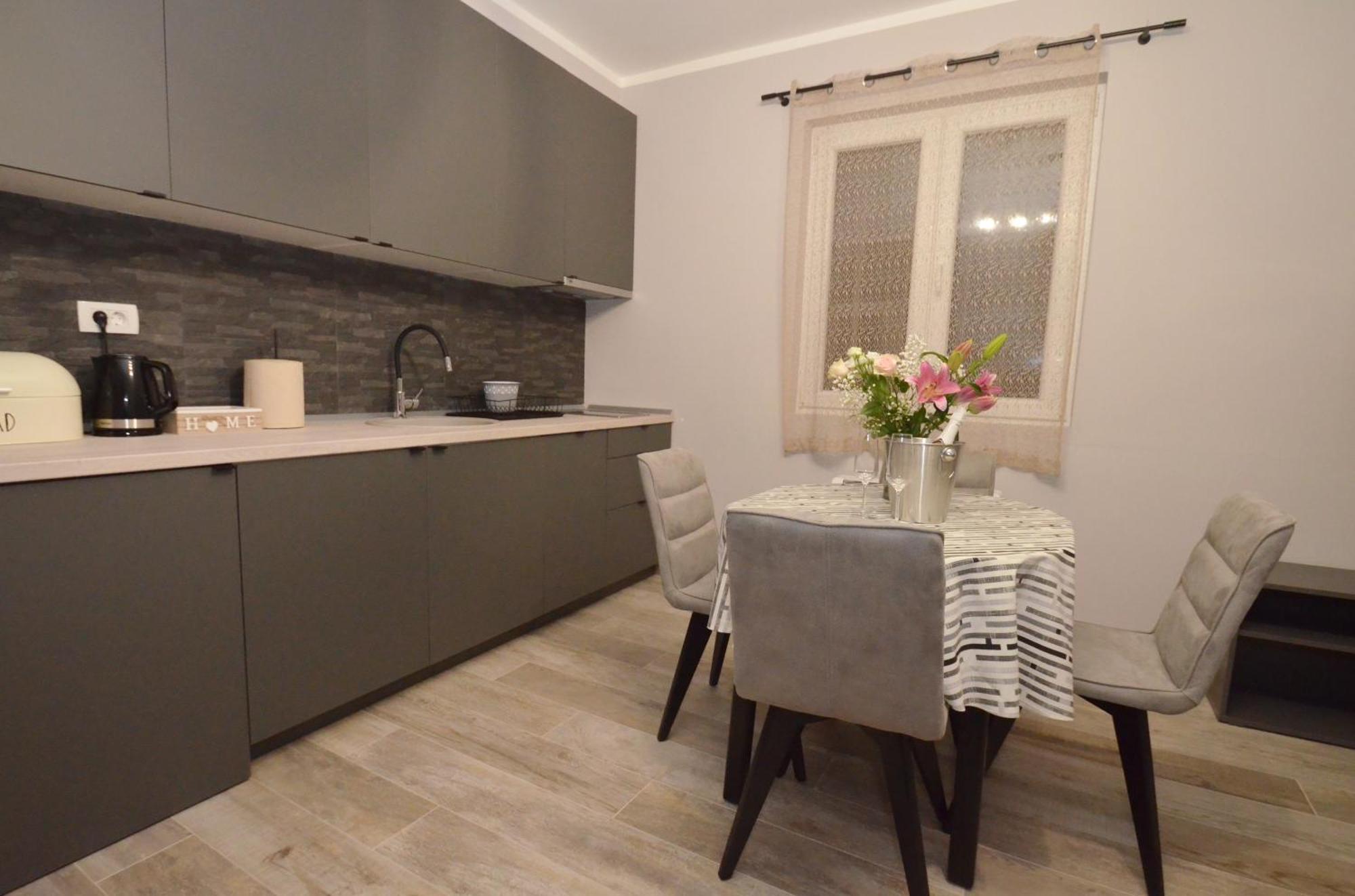 Apartments Orizzonte With Beautiful View Of The Bay Kotor Eksteriør bilde
