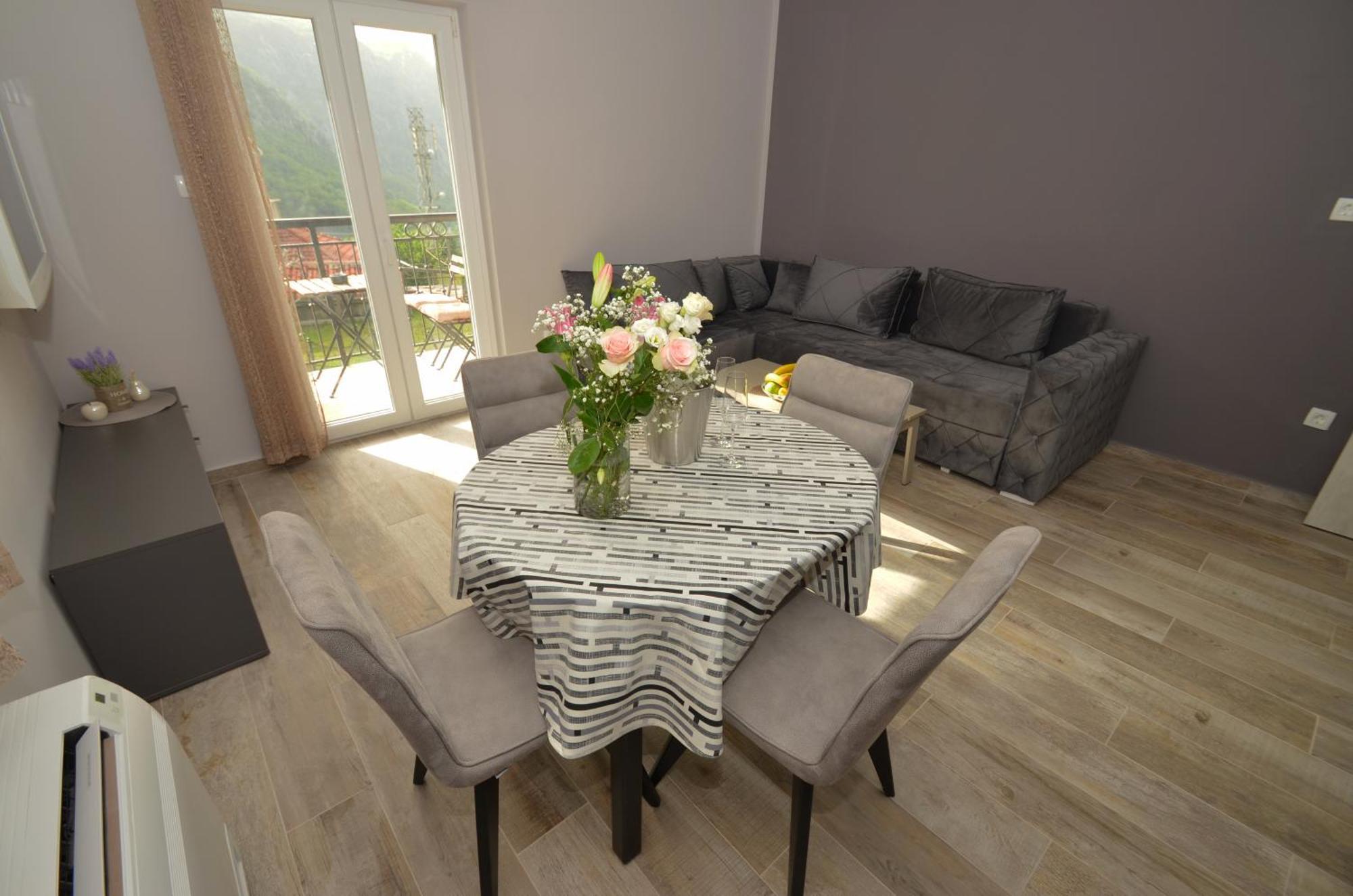 Apartments Orizzonte With Beautiful View Of The Bay Kotor Eksteriør bilde