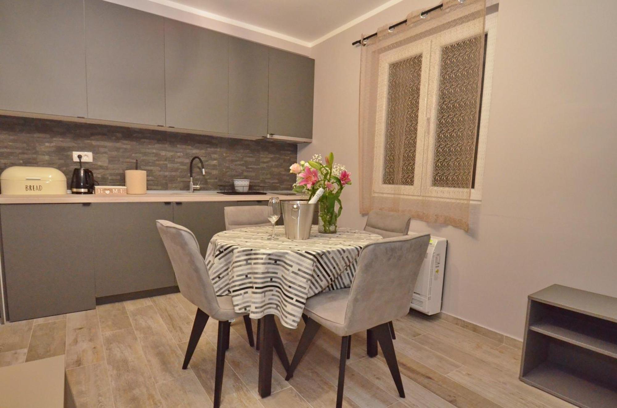 Apartments Orizzonte With Beautiful View Of The Bay Kotor Eksteriør bilde
