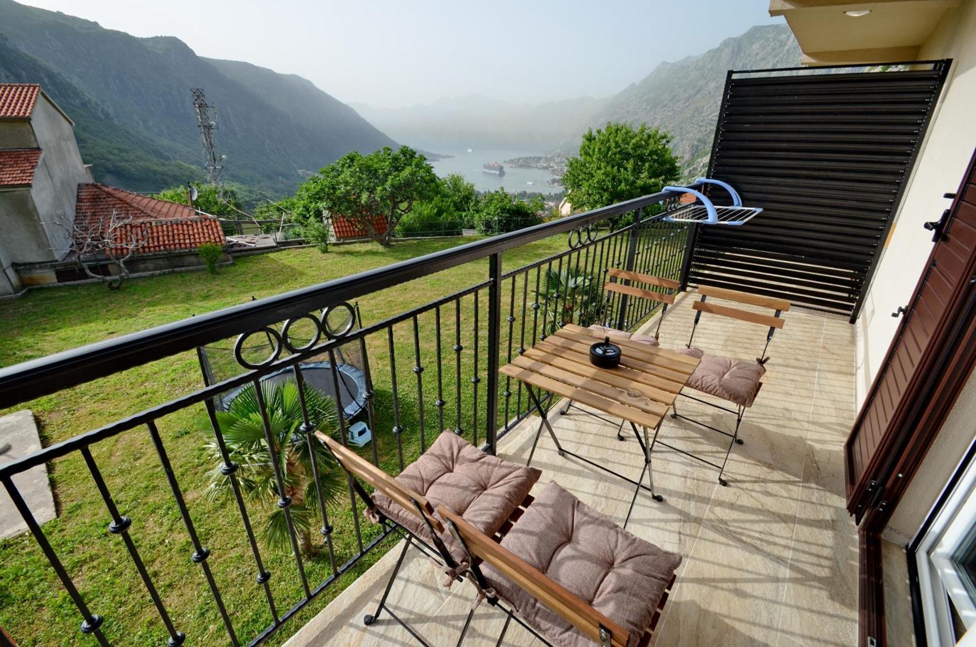 Apartments Orizzonte With Beautiful View Of The Bay Kotor Eksteriør bilde