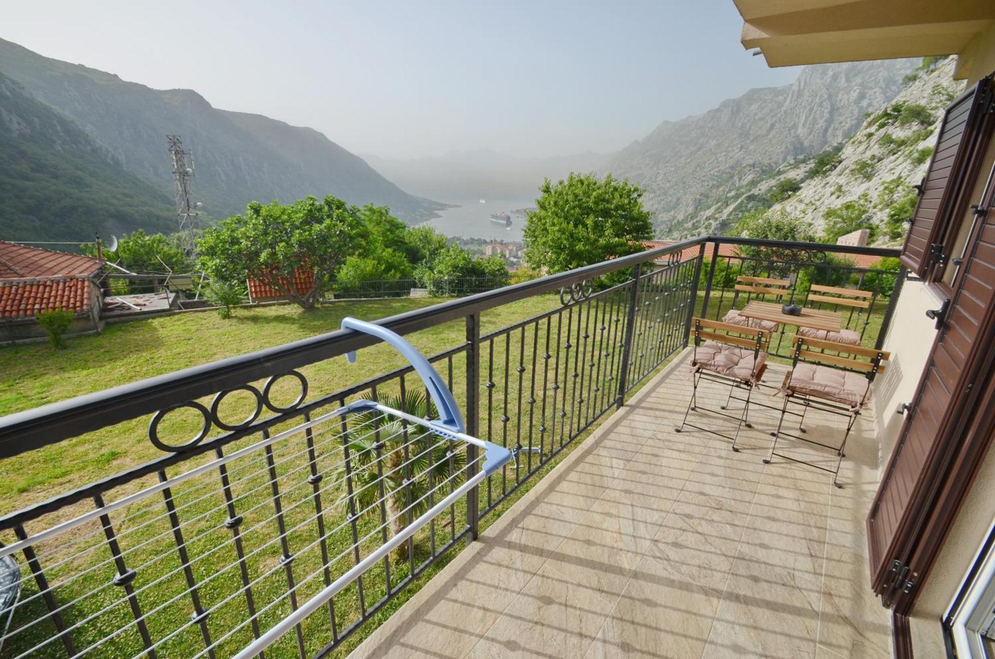 Apartments Orizzonte With Beautiful View Of The Bay Kotor Eksteriør bilde