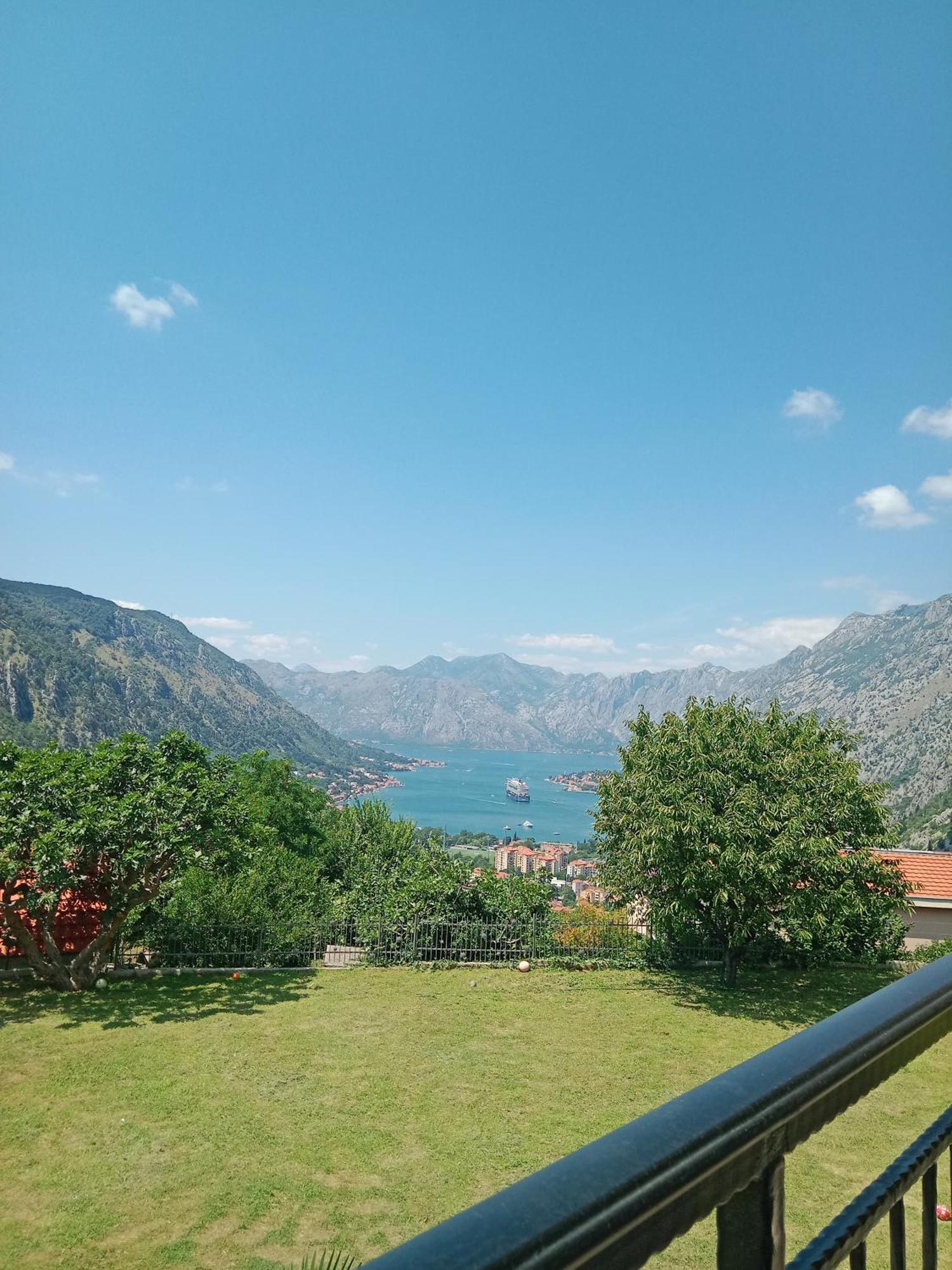 Apartments Orizzonte With Beautiful View Of The Bay Kotor Eksteriør bilde