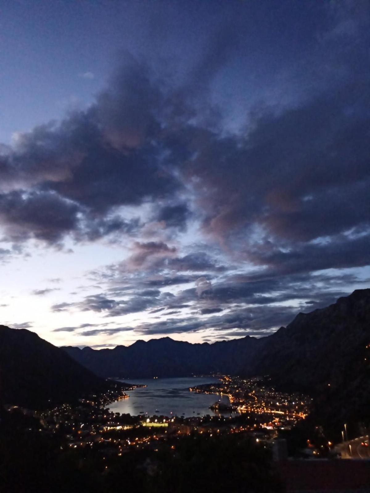 Apartments Orizzonte With Beautiful View Of The Bay Kotor Eksteriør bilde