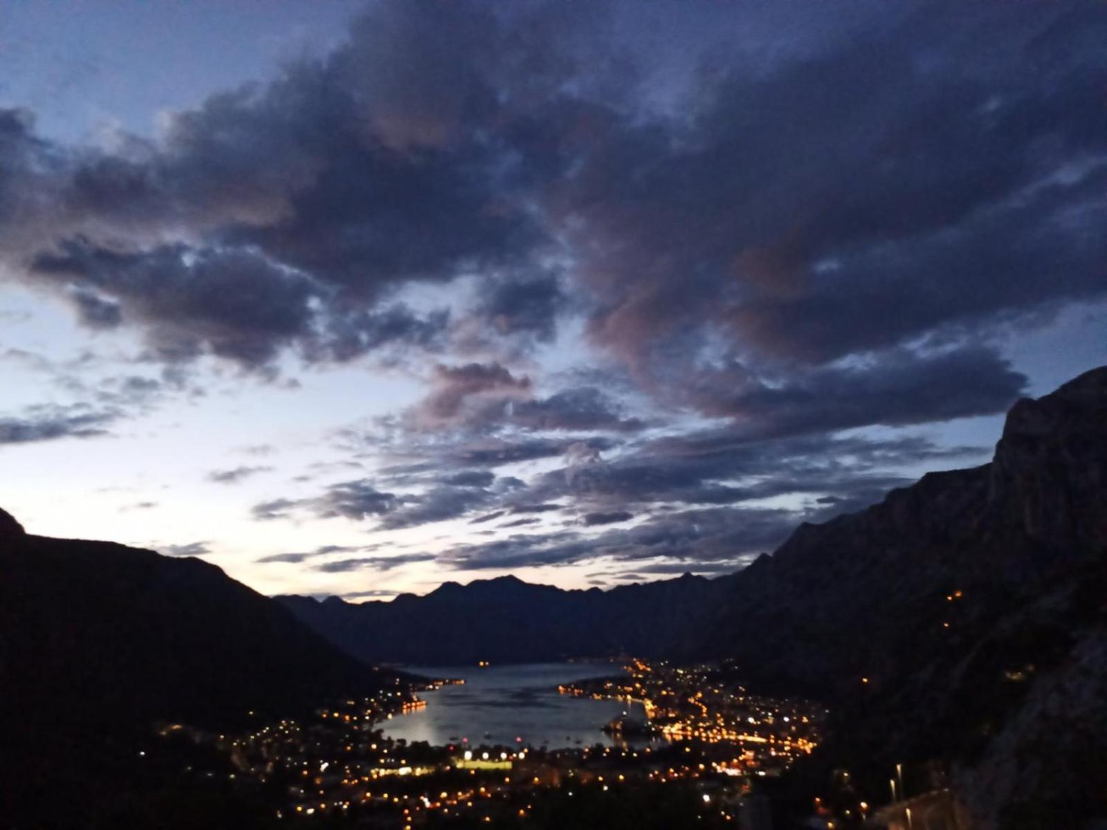 Apartments Orizzonte With Beautiful View Of The Bay Kotor Eksteriør bilde
